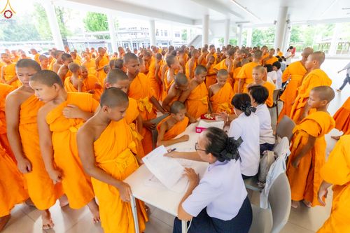 ภาพ No.331865:วันที่ 5 พฤษภาคม พ.ศ.2569 ศูนย์การแพทย์บุญรักษา ร่วมกับคลินิกใจใส จัดถวายวัคซีนป้องกันไข้หวัดใหญ่  แด่คณะพระภิกษุสามเณรกว่า 500 รูป
