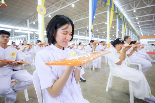 ภาพ No.345574:วันพฤหัสบดีที่ 27 สิงหาคม พ.ศ.2569 พิธีทอดผ้าป่าเพื่อถวายอุปกรณ์สื่อโสตทัศน์ อาคาร 82 ปี หลวงพ่อธัมมชโย พิธีทอดผ้าป่าสมทบกฐินวัดพระธรรมกาย และสมทบกฐิน 30,000 กว่าวัดทั่วไทย ครั้งที่ 1 ประจำปี พุทธศักราช 2569 ณ วัดพระธรรมกาย ปทุมธานี