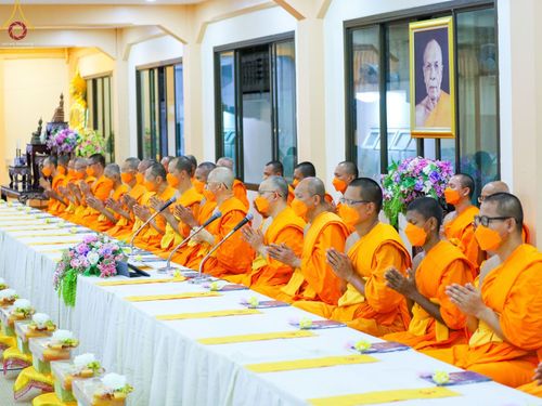 ภาพ No.72869:พิธีถวายภัตตาหารเป็นสังฆทาน แด่คณะพระธรรมยาตราฯ ในโครงการธรรมยาตรากตัญญูบูชา มหาปูชนียาจารย์ พระมงคลเทพมุนี(สด จนฺทสโร) พระผู้ปราบมาร อนุสรณ์สถาน 7 แห่ง ปีที่ 11 วันที่ 20 มกราคม พ.ศ. 2566