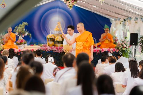 ภาพ No.286101:วันที่ 13 กรกฎาคม พ.ศ. 2568  พิธีทอดผ้าป่าฉลอง 13 ปี  วัดพระธรรมกายสวิตเซอร์แลนด์