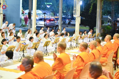 ภาพ No.106276:พิธีถวายภัตตาหารเป็นสังฆทาน แด่คณะพระธรรมยาตราฯ ในโครงการธรรมยาตรากตัญญูบูชา มหาปูชนียาจารย์ พระมงคลเทพมุนี(สด จนฺทสโร) พระผู้ปราบมาร อนุสรณ์สถาน 7 แห่ง ปีที่ 12 วันที่ 5 มกราคม พ.ศ. 2567 ณ อนุสรณ์สถานโลตัสแลนด์ จ.สุพรรณบุรี