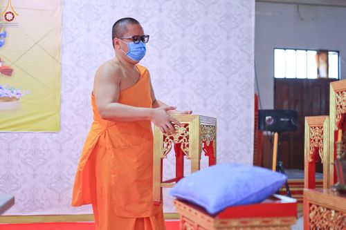 ภาพ No.65921:เจ้าหน้าที่สำนักศรัทธาภิบาล เตรียมงานอุปสมบท ที่วัดป่าโมกวรวิหาร จ.อ่างทอง วันที่ 6 ธันวาคม พ.ศ.2565