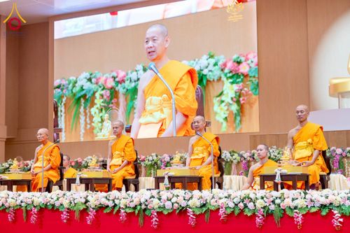 ภาพ No.272978:วันอาทิตย์ที่ 23 พฤศจิกายน พ.ศ.2568 พิธีมุทิตาสักการะ พระมหาเถระและพระเถระ ประจำปีพุทธศักราช 2568 ณ ห้องแก้วสารพัดนึก 2 สภาธรรมกายสากล  วัดพระธรรมกาย