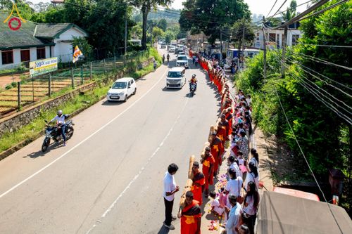 ภาพ No.226357:วันที่ 7-10 พฤษภาคม พ.ศ. 2568 โครงการเดินธรรมยาตรา สยาม-ลังกา ธรรมยาตรา ฉลองเทศกาลวิสาขบูชาแห่งชาติ ศรีลังกา บูชาธรรม 81 ปี หลวงพ่อธัมมชโย เมืองนูวราอิลิยา ประเทศศรีลังกา