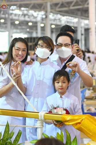 ภาพ No.77116:พิธีหล่อพระบรมพุทธเจ้า ในวันมาฆบูชา อาทิตย์ต้นเดือนที่ 6 มีนาคม พ.ศ. 2566 ณ วัดพระธรรมกาย จ.ปทุมธานี