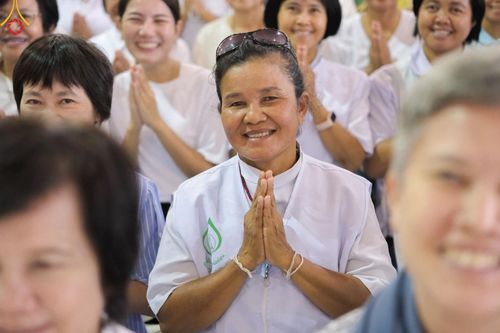 ภาพ No.212364:วันพุธที่ 19 มีนาคม พ.ศ. 2568 การบรรจุไทยธรรมลงกล่องสำเร็จ 43,500 กล่อง เพื่อถวายแด่พระสังฆาธิการ 40,000 กว่าวัดทั่วไทย ในวันคุ้มครองโลก 22 เมษายน พ.ศ. 2568 ณ บ้านแก้วเรือนทองคุณยายฯ วัดพระธรรมกาย