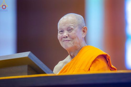 ภาพ No.160230:พิธีทอดผ้าป่าสมทบกฐินวัดพระธรรมกาย และสมทบกฐิน 30,000 วัดทั่วไทย ครั้งที่ 3 ณ สภาธรรมกายสากล วัดพระธรรมกาย วันพฤหัสบดีที่ 10 ตุลาคม พ.ศ. 2567