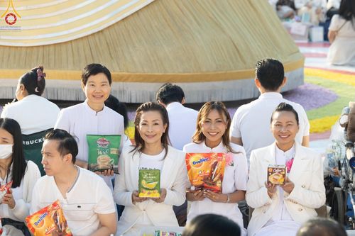 ภาพ No.197746:พิธีตักบาตรพระธรรมยาตรา ณ อนุสรณ์สถานลำดับที่ 4 สถานที่เกิดด้วยกายธรรม วัดโบสถ์(บน) ต.บางคูเวียง จ.นนทบุรี ในโครงการธรรมยาตรา กตัญญูบูชา มหาปูชนียาจารย์ พระมงคลเทพมุนี(สด จนฺทสโร) พระผู้ปราบมาร อนุสรณ์สถาน 7 แห่ง ปีที่ 13 วันที่ 19 มกราคม พ.ศ. 2568