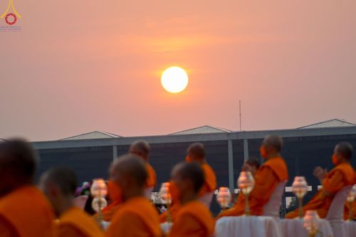 ภาพ No.122081:พิธีจุดประทีปถวายเป็นพุทธบูชา และบูชาธรรมมหาปูชนียาจารย์ พระมงคลเทพมุนี(สด จนฺทสโร) ในโครงการธรรมยาตรา กตัญญูบูชา มหาปูชนียาจารย์ พระมงคลเทพมุนี(สด จนฺทสโร) พระผู้ปราบมาร อนุสรณ์สถาน 7 แห่ง ปีที่ 12 วันที่ 31 มกราคม พ.ศ. 2567 ณ วัดพระธรรมกาย จ.ปทุมธานี