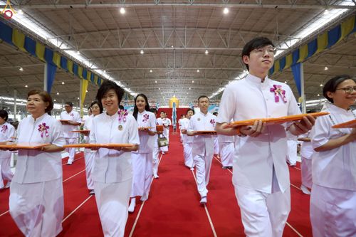 ภาพ No.240801:วันพุธที่ 27 สิงหาคม พ.ศ. 2568 พิธีทอดผ้าป่าเพื่อสร้างอาคาร  82 ปี หลวงพ่อธัมมชโย สมทบกฐินวัดพระธรรมกาย และกฐิน 30,000 วัดทั่วประเทศ ครั้งที่ 1