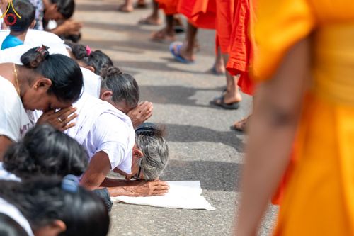 ภาพ No.139966:PhotoStory มหาศรัทธา ธรรมยาตราศรีลังกา EP.2 พิธีเปิดโครงการสยาม-ลังกา ธรรมยาตรา ฉลองเทศกาลวิสาขบูชาแห่งชาติ ศรีลังกา บูชาธรรม 80 ปีหลวงพ่อธัมมชโย เมื่อวันที่ 17 พฤษภาคม พ.ศ. 2567