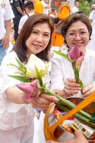 ภาพ No.237166:วันอาทิตย์ที่ 10 สิงหาคม พ.ศ. 2568 มหาสังฆทานครั้งยิ่งใหญ่ ตักบาตรพระ 10,000 รูป ถ.นิพัทธ์อุทิศ 3 ใจกลางนครหาดใหญ่ จ.สงขลา (ชุดที่ 2)