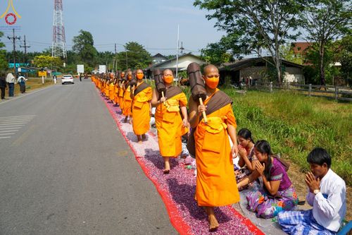 ภาพ No.129110:พระธรรมยาตราเดินธรรมยาตรา ณ ชุมชนรอบศูนย์ปฏิบัติธรรมภาคใต้ อ.บางกล่ำ จ.สงขลา วันที่ 10 มีนาคม พ.ศ. 2567