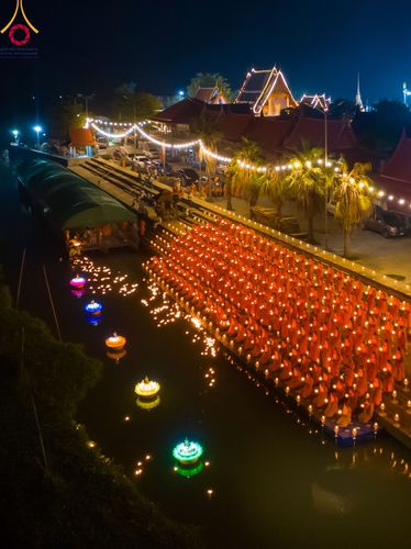 ภาพ No.112120:พิธีจุดประทีปถวายเป็นพุทธบูชา และบูชาธรรมมหาปูชนียาจารย์ พระมงคลเทพมุนี(สด จนฺทสโร) ในโครงการธรรมยาตรา กตัญญูบูชา มหาปูชนียาจารย์ พระมงคลเทพมุนี(สด จนฺทสโร) พระผู้ปราบมาร อนุสรณ์สถาน 7 แห่ง ปีที่ 12 วันที่ 14 มกราคม พ.ศ. 2567 ณ วัดสองพี่น้อง อ.สองพี่น้อง