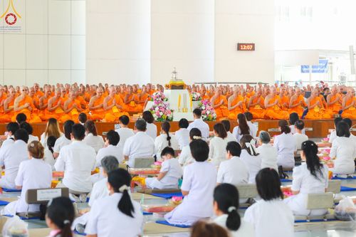 ภาพ No.143288:พิธีถวายภัตตาหารเพื่อเป็นกำลังแห่งการเข้าถึงธรรม ของพระภิกษุสามเณร วัดพระธรรมกาย วันเสาร์ที่ 6 กรกฏาคม พ.ศ. 2567 ณ หอฉันคุณยายอาจารย์ วัดพระธรรมกาย จ.ปทุมธานี
