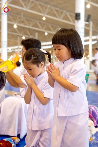 ภาพ No.223448:วันวิสาขบูชา วันอาทิตย์ที่ 11 พฤษภาคม พ.ศ. 2568 พิธีตักบาตร และปฎิบัติธรรม ณ สภาธรรมกายสากล วัดพระธรรมกาย