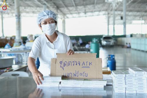 ภาพ No.123126:พิธีตักบาตร และพิธีบูชาข้าวพระ ในวันอาทิตย์ต้นเดือนที่ 4 กุมภาพันธ์ พ.ศ. 2567 ณ วัดพระธรรมกาย จ.ปทุมธานี