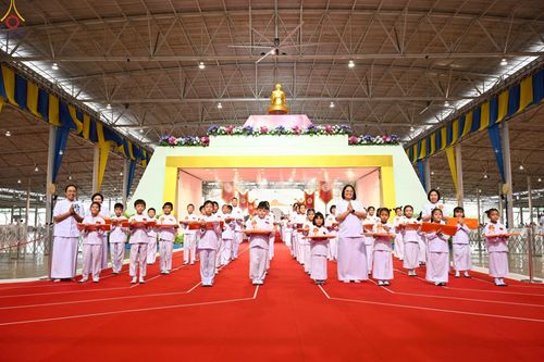 ภาพ No.251665:วันที่ 10 ตุลาคม พ.ศ. 2568 พิธีทอดผ้าป่าสมทบกฐินวัดพระธรรมกาย และสมทบกฐิน 30,000 กว่าวัดทั่วประเทศ ครั้งที่ 3 ณ สภาธรรมกายสากล วัดพระธรรมกาย