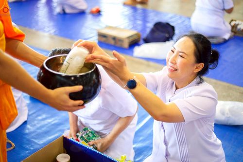 ภาพ No.240505:วันพุธที่ 27 สิงหาคม พ.ศ. 2568 พิธีตักบาตร ในวันธรรมชัย ณ วัดพระธรรมกาย จ.ปทุมธานี