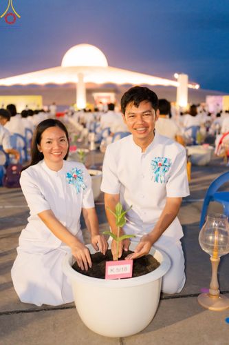 ภาพ No.160528:พิธีปลูกต้นทรัพย์บานชื่น ณ ลานธรรม พระมหาธรรมกายเจดีย์ วัดพระธรรมกาย จ.ปทุมธานี วันพฤหัสบดีที่ 10 ตุลาคม พ.ศ. 2567
