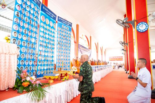 ภาพ No.234488:วันพฤหัสบดีที่ 24 กรกฎาคม พ.ศ. 2568 พิธีถวายสังฆทานแก่คณะสงฆ์ 323 วัด , พิธีมอบกองทุนหนุนแรงใจช่วยครูใต้ , พิธีทำบุญส่วนกุศลแด่ผู้วายชนม์ ในเหตุการณ์ความไม่สงบ 4 จังหวัด ชายแดนภาคใต้ (ปัตตานี , ยะลา , นราธิวาส , สงขลา) ปีที่ 21 ครั้งที่ 179 ณ วัดเวฬุวัน 