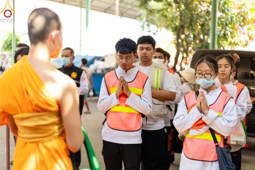 ภาพ No.117059:V.16 เป็นทีม การเตรียมงาน เก็บงาน การรับบุญของเจ้าหน้าที่หน่วยงานต่างๆ เพื่อโครงการธรรมยาตรา กตัญญูบูชามหาปูชนียาจารย์ พระมงคลเทพมุนี (สด จนฺทสโร) พระผู้ปราบมาร อนุสรณ์สถาน 7 แห่ง ปีที่ 12 ระหว่างวันที่ 2 - 31 มกราคม พ.ศ. 2567