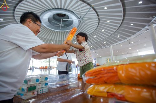 ภาพ No.157775:พิธีถวายภัตตาหารเมนูสวรรค์ ในพรรษาแห่งการเข้าถึงธรรม วันเสาร์ที่ 28 กันยายน พ.ศ. 2567 ณ หอฉันคุณยายอาจารย์ฯ วัดพระธรรมกาย