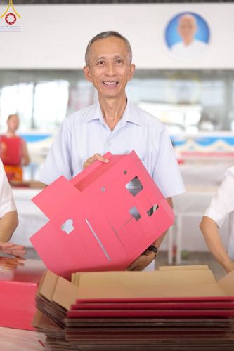 ภาพ No.210981:วันที่ 15 มีนาคม พ.ศ. 2568  บุญบรรจุกล่องไทยธรรม เพื่อถวายแด่พระสังฆาธิการ 40,000 กว่าวัดทั่วไทย ในวันคุ้มครองโลก 22 เมษายน พ.ศ. 2568