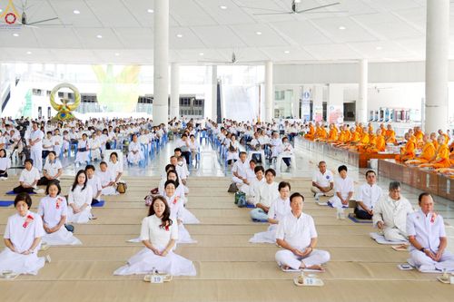 ภาพ No.247489:วันจันทร์ที่ 22 กันยายน พ.ศ. 2568 (วันพระ แรม 15 ค่ำ เดือน 10) พิธีบุพเปตพลี ครั้งที่ 170 ร่วมอุทิศบุญแด่หมู่ญาติที่ล่วงลับไปแล้ว และสืบทอดอายุพระพุทธศาสนา ณ หอฉันคุณยายอาจารย์ฯ วัดพระธรรมกาย