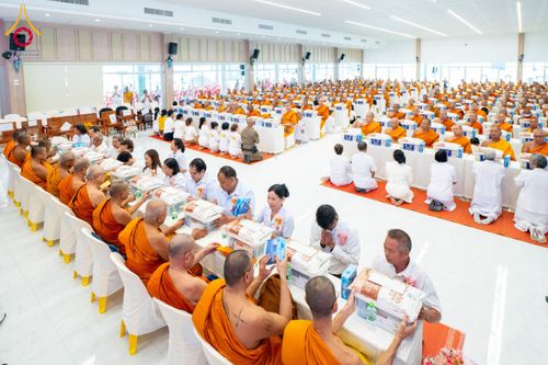 ภาพ No.212537:วันเสาร์ที่ 22 มีนาคม พ.ศ. 2568 พิธีถวายสังฆทานแด่คณะสงฆ์ 323 วัด ปีที่ 21 ครั้งที่ 175 พิธีมอบกองทุนหนุนแรงใจช่วยครูใต้ ปีที่ 18 ครั้งที่ 139 และพิธีทำบุญอุทิศส่วนกุศลให้ผู้วายชนม์ ณ ศูนย์ปฏิบัติธรรมภาคใต้ อำเภอบางกล่ำ จังหวัดสงขลา