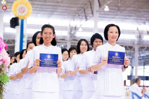 ภาพ No.153303:พิธีมุทิตาสักการะ พระภิกษุ-สามเณร ผู้สอบไล่ได้เปรียญธรรม ประโยค 1-2 ถึงประโยค ป.ธ.9 และบาลีศึกษา ประโยค1-2 ถึง บ.ศ.9 , พิธีมอบดวงแก้วสามเณรผู้ทรงบาลีไวยากรณ์ วัดพระธรรมกาย และ ศูนย์ส่งเสริมศีลธรรมในประเทศและต่างประเทศ วันอาทิตย์ที่ 8 กันยายน พ.ศ.2567