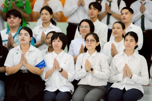 ภาพ No.243166:วันพฤหัสบดีที่ 4 กันยายน พ.ศ. 2568 เวลา 07.00-08.15 น. มหาวิทยาลัยเกษตรศาสตร์ กำแพงแสน ร่วมทำบุญตักบาตร Freshy KU85 พระสงฆ์ 85 รูป