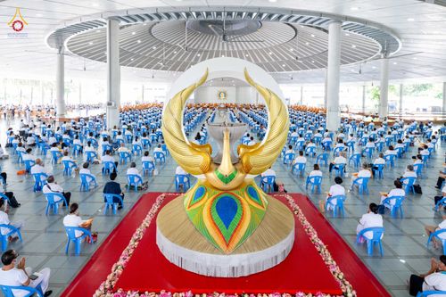 ภาพ No.90557:พิธีบุพเปตพลี  ครั้งที่ 141 ร่วมอุทิศบุญแด่หมู่ญาติที่ล่วงลับไปแล้ว และสืบทอดอายุพระพุทธศาสนา วันพฤหัสบดีที่ 14 ตุลาคม พ.ศ.2566 วันพระแรม 15 ค่ำ เดือน 10 ณ หอฉันคุณยายอาจารย์ฯ วัดพระธรรมกาย