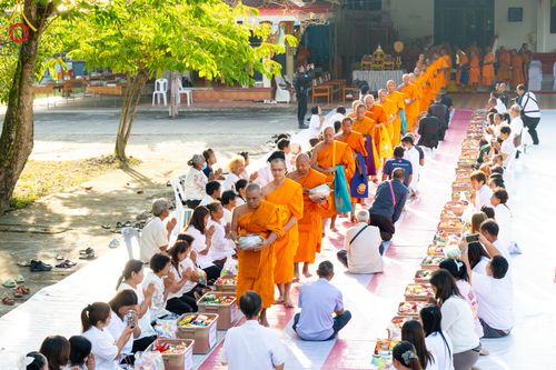 ภาพ No.311059:วันพฤหัสบดีที่ 26 กุมภาพันธ์ พ.ศ. 2569 พิธีถวายสังฆทานแด่คณะสงฆ์ 323 วัด ปีที่ 22 ครั้งที่ 182 พิธีมอบกองทุนหนุนแรงใจช่วยครูใต้ ปีที่ 19 ครั้งที่ 145 และพิธีทำบุญอุทิศส่วนกุศลให้ผู้วายชนม์