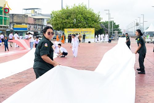 ภาพ No.284729:วันอาทิตย์ที่ 14 ธันวาคม พ.ศ.2568  พิธีทำบุญเมืองสุราษฎร์ธานี 110ปี และพิธีตักบาตรพระสงฆ์ 1,110 รูป  ณ บริเวณริมน้ำวัดกลาง (เก่า) ถนนบ้านดอน ตำบลตลาดใหม่ อำเภอเมือง จังหวัดสุราษฎร์ธานี