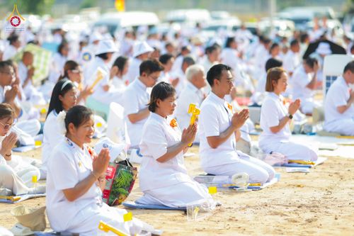 ภาพ No.327245:วันศุกร์ที่ 1 พฤษภาคม พ.ศ.2569 พิธีทอดผ้าป่า โปรยรัตนชาติ ตอกเสาเข็มมงคลต้นแรก สถาปนา “องค์พระเจดีย์เพื่อสร้างสันติภาพโลก” (แห่งแรกของภาคอีสาน) ณ ธุดงคสถานอำนาจเจริญ  อ.เมือง จ.อำนาจเจริญ