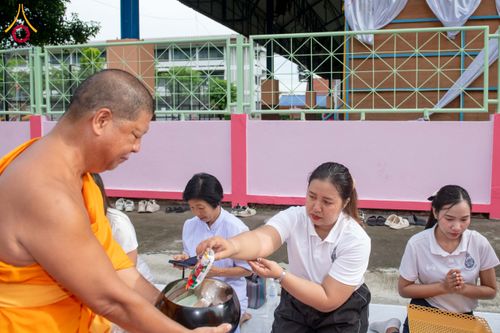 ภาพ No.342571:วันที่ 5 สิงหาคม พ.ศ. 2569  กิจกรรมตักบาตรโครงการรักความดี เพื่อเผยแผ่งานพระพุทธศาสนา  ศูนย์คมนาคม วัดพระธรรมกาย ณ โรงเรียนสังข์อ่ำ อ.คลองหลวง จ.ปทุมธานี