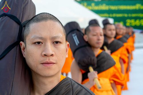 ภาพ No.290636:วันที่ 8 มกราคม พ.ศ. 2569 พระธรรมยาตราปฏิบัติธรรม และถ่ายภาพหมู่ประวัติศาสตร์ ในโครงการธรรมยาตรา กตัญญูบูชามหาปูชนียาจารย์ พระมงคลเทพมุนี(สด จนฺทสโร) พระผู้ปราบมาร อนุสรณ์สถาน 7 แห่ง ปีที่ 14 ณ อนุสรณ์สถานคลองบางนางแท่น อ.สามพราน จ.นครปฐม