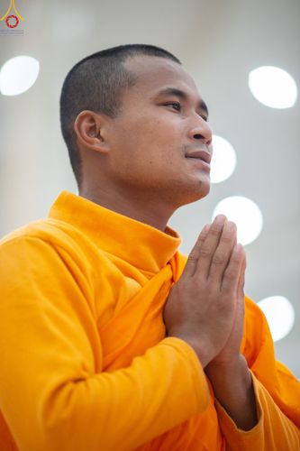 ภาพ No.79989:สามเณรฟังธรรม ปฎิบัติธรรม ในโครงการบรรพชาสามเณรหมู่ ประเทศเนปาล วันที่ 20 มีนาคม พ.ศ.2566