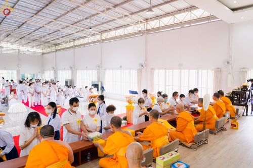 ภาพ No.78050:พิธีทอดผ้าป่า ถวายโซล่าเซลล์ และพิธีถวายกองทุนสนับสนุนการบวชสามเณรภาคฤดูร้อน ณ ศูนย์ปฎิบัติธรรมธาราสายไหม กทม. วันเสาร์ที่ 18 มีนาคม พ.ศ.2566