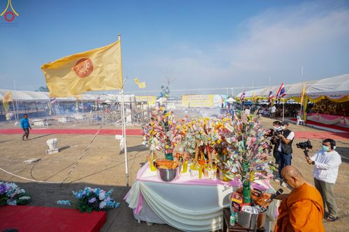 ภาพ No.79494:พิธีเททองหล่อพระประธาน ประจำอุโบสถวัดสายสุวพรรณ ณ มณฑลพิธีฯ ธรรมอุทยาน สัตตมหาสถาน หน้าอุโบสถวัดสายสุวพรรณ ต.คลองสี่ อ.คลองหลวง จ.ปทุมธานี วันเสาร์ที่ 1 เมษายน พ.ศ. 2566