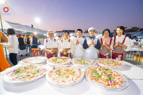 ภาพ No.290752:วันที่ 9 มกราคม พ.ศ. 2569 พิธีถวายภัตตาหารเป็นสังฆทาน แด่พระธรรมยาตรา ณ อนุสรณ์สถานคลองบางนางแท่น อ.สามพราน จ.นครปฐม ในโครงการธรรมยาตรา กตัญญูบูชา มหาปูชนียาจารย์ พระมงคลเทพมุนี(สด จนฺทสโร) พระผู้ปราบมาร อนุสรณ์สถาน 7 แห่ง ปีที่ 14