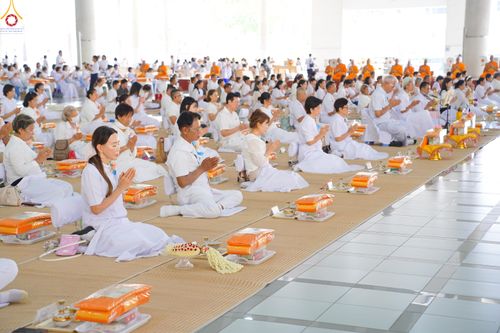 ภาพ No.317575:วันพฤหัสบดีที่ 2 เมษายน พ.ศ.2569 พิธีบุพเปตพลี ครั้งที่ 180 ณ หอฉันคุณยายอาจารย์ฯ วัดพระธรรมกาย