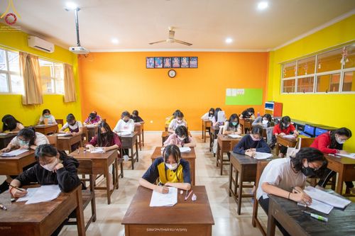 ภาพ No.65002:โครงการตอบปัญหาธรรมะทางก้าวหน้า IMEC (International Morals and Ethics Contest) ครั้งที่ 40 ในวันที่ 19  20 พฤศจิกายน พ.ศ. 2565 ณ สนามสอบโรงเรียน Sekolah Bodhi Dharma เขตบาตัม ประเทศอินโดนีเซีย