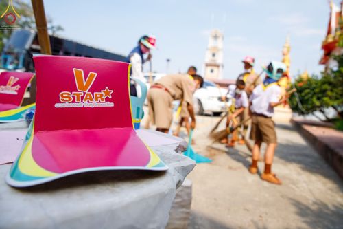 ภาพ No.72761:พระธรรมยาตรา ปฏิบัติศาสนกิจทำนุบำรุงศาสนสถาน, สวดธรรมจักร ,ปฏิบัติธรรม ร่วมกับชุมชน,นักเรียนเด็กดีวีสตาร์ ในโครงการธรรมยาตรากตัญญูบูชา มหาปูชนียาจารย์ พระมงคลเทพมุนี(สด จนฺทสโร) พระผู้ปราบมาร อนุสรณ์สถาน 7 แห่ง ปีที่ 11 ณ วัดโบสถ์(บน) อ.บางกรวย จ.นนทบุรี