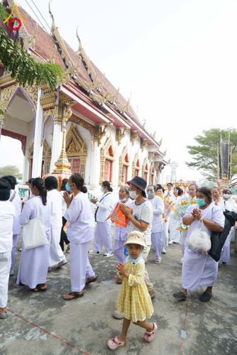 ภาพ No.298958:วันที่ 20 มกราคม พ.ศ. 2569 พิธีทอดผ้าป่าทำนุบำรุงศาสนสถาน ณ วัดใหม่นพรัตน์ ต.เนินพระปรางค์ อ.สองพี่น้อง จ.สุพรรณบุรี ในโครงการธรรมยาตรา กตัญญูบูชา มหาปูชนียาจารย์ พระมงคลเทพมุนี(สด จนฺทสโร) พระผู้ปราบมาร อนุสรณ์สถาน 7 แห่ง ปีที่ 14