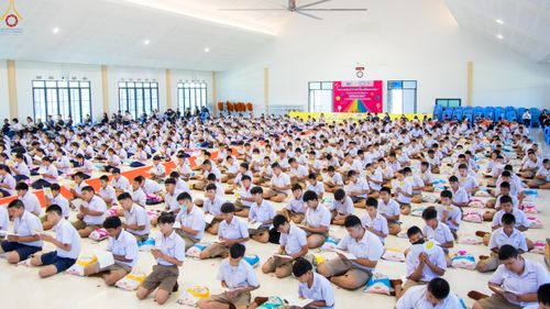 ภาพ No.283922:วันที่ 18 พฤศจิกายน พ.ศ. 2568 พิธีทอดกฐินสามัคคีทั่วไทย 30,000 วัด  โดยคณะศิษยานุศิษย์ บูชาธรรม 81 ปี  หลวงพ่อธัมมชโย  ณ วัดสวายสอ จ.บุรีรัมย์