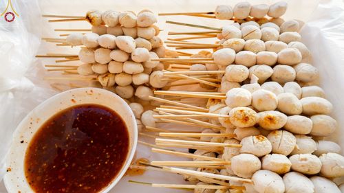 ภาพ No.72557:พิธีถวายภัตตาหารเป็นสังฆทาน แด่คณะพระธรรมยาตราฯ ในโครงการธรรมยาตรากตัญญูบูชา มหาปูชนียาจารย์ พระมงคลเทพมุนี(สด จนฺทสโร) พระผู้ปราบมาร อนุสรณ์สถาน 7 แห่ง ปีที่ 11 วันที่ 19 มกราคม พ.ศ. 2566