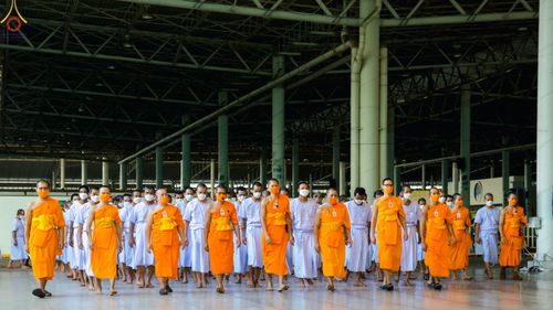 ภาพ No.63608:พิธีปลงผมนาคธรรมทายาท โครงการอุปสมบทบูชาธรรม มหาปูชนียาจารย์ประจำปี 2565 วันที่ 19 พฤศจิกายน พ.ศ. 2565 ณ สภาธรรมกายสากล วัดพระธรรมกาย