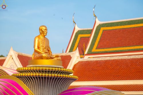 ภาพ No.73559:พิธีตักบาตรพระธรรมยาตราฯ ในโครงการธรรมยาตรากตัญญูบูชา มหาปูชนียาจารย์ พระมงคลเทพมุนี(สด จนฺทสโร) พระผู้ปราบมาร ปีที่ 11 ณ อนุสรณ์สถานลำดับที่ 4 สถานที่เกิดด้วยกายธรรม วัดโบสถ์ (บน) บางคูเวียง อ.บางกรวย จ.นนทบุรี วันที่ 22 มกราคม พ.ศ. 2566